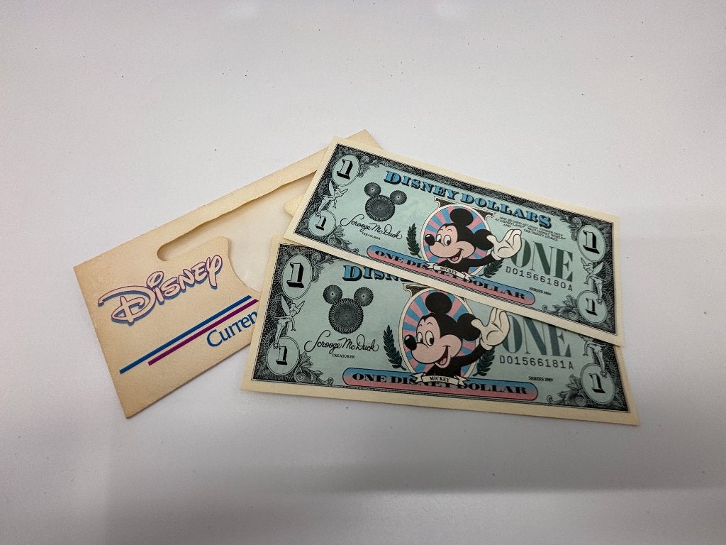 2x Disney Dollars 1989 – $1 Mickey Mouse, Ophalen of Verzenden, Mickey Mouse, Zo goed als nieuw, Overige typen