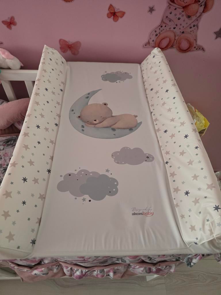 aankleedkussen + 3 hoeslaken, Kinderen en Baby's, Kinderkamer | Bedden, Ophalen, Zo goed als nieuw, Minder dan 140 cm, Minder dan 70 cm