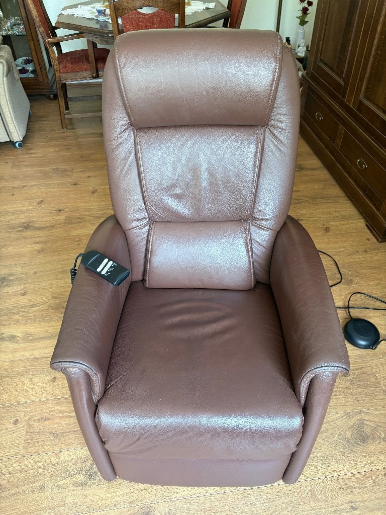 Foto 2 van Leren relaxfauteuil in goede staat