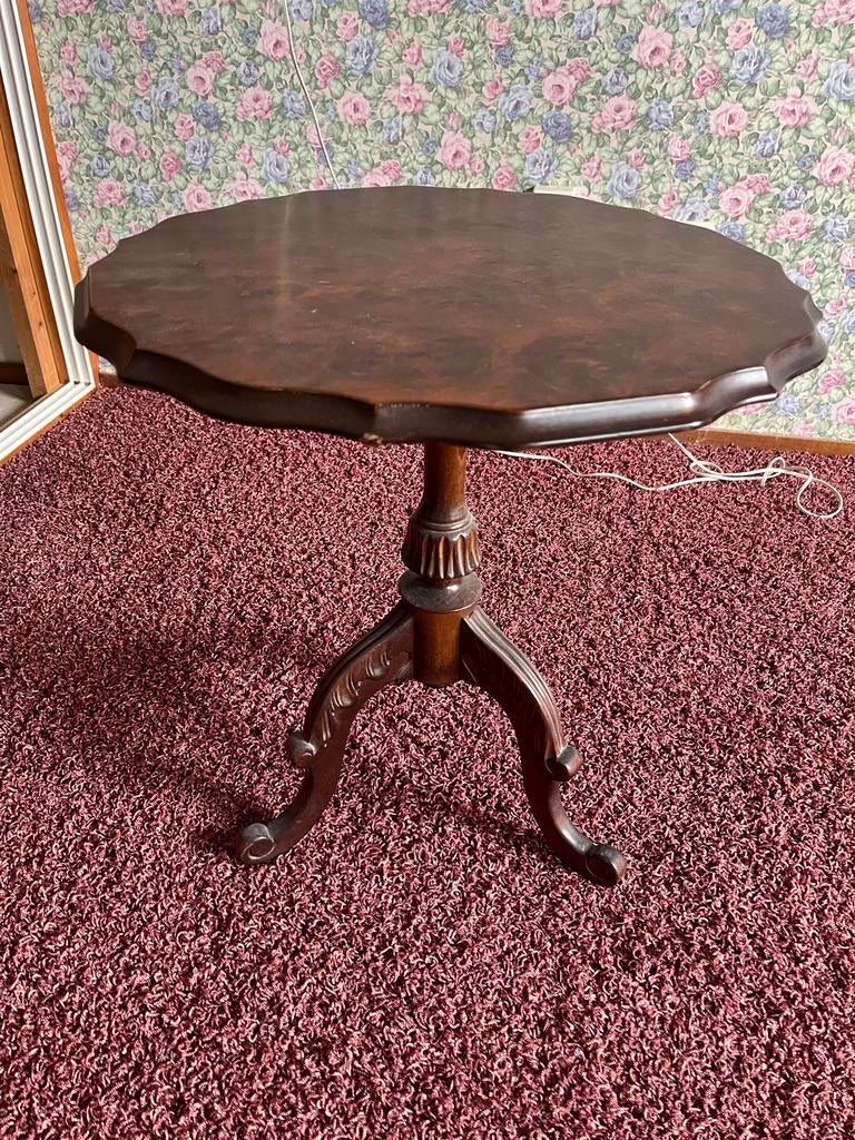 Antieke bijzettafel met sierlijke poot, Antiek en Kunst, Ophalen of Verzenden