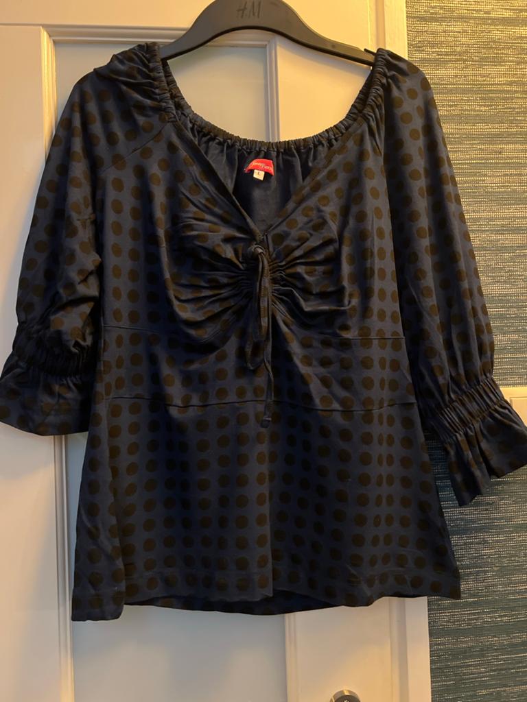 Tante Betsy donkerblauwe top met zwarte stippen, maat L, Kleding | Dames, Blauw, Maat 42/44 (L), Ophalen of Verzenden, Zo goed als nieuw