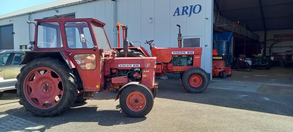 VOLVO T430 en VOLVO 650, Zakelijke goederen, Agrarisch | Tractoren, Gebruikt, Tot 2500, Tot 80 Pk, Ophalen