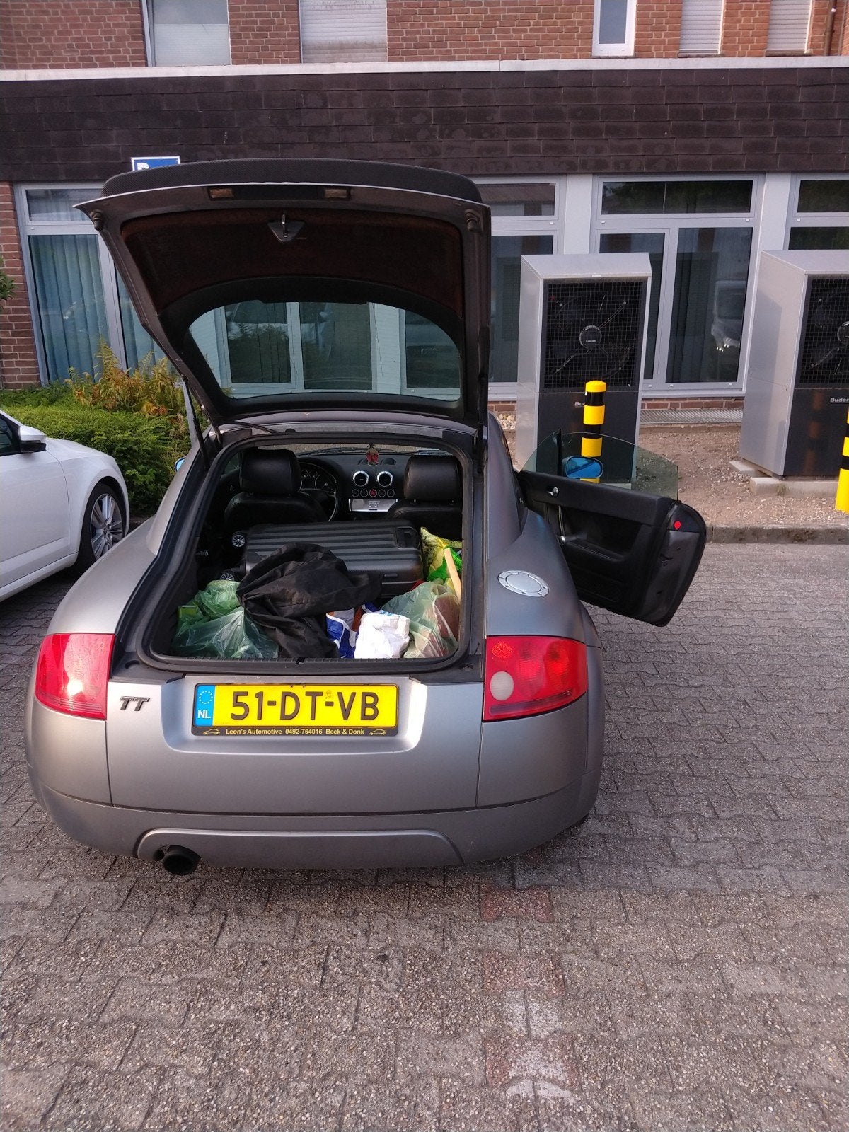 Audi TT 1.8 T Coupe 132KW 2000 Grijs, Auto's, Voorwielaandrijving, TT, 4 cilinders, Origineel Nederlands