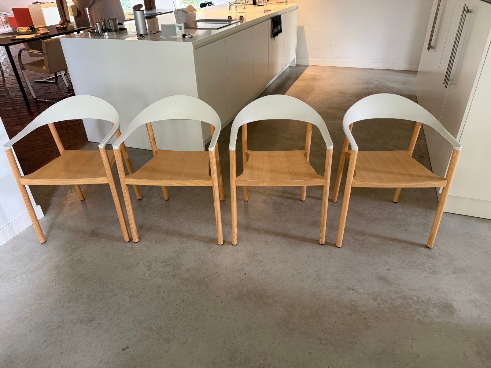 Set van 4 Plank Monza armstoelen Konstantin Grcic, Huis en Inrichting, Stoelen, Ophalen of Verzenden, Zo goed als nieuw, Wit, Kunststof