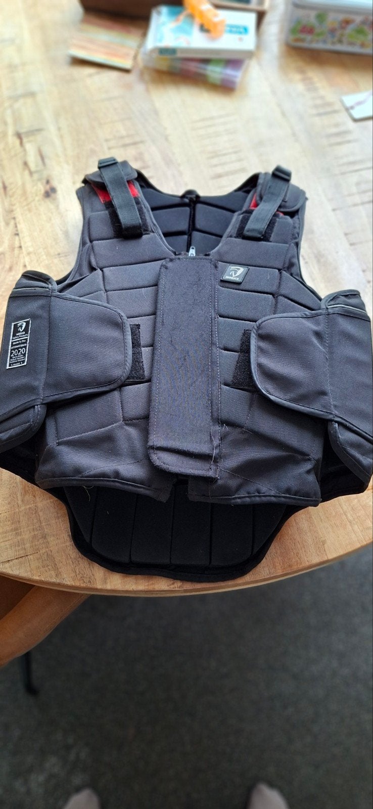 Bodyprotector paardrijden mt xs(volw), Ophalen, Bovenkleding