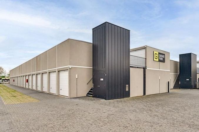 Te huur: garagebox van 24m2 in Heinenoord