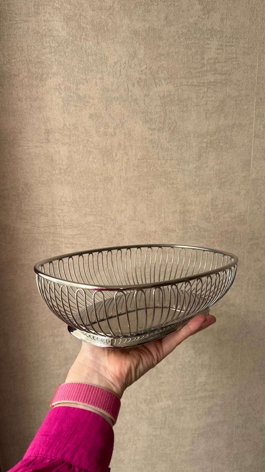 Alessi ovale schaal - Design fruitschaal/broodschaal, Huis en Inrichting, Gebruikt, Schaal, Ophalen of Verzenden, Metaal