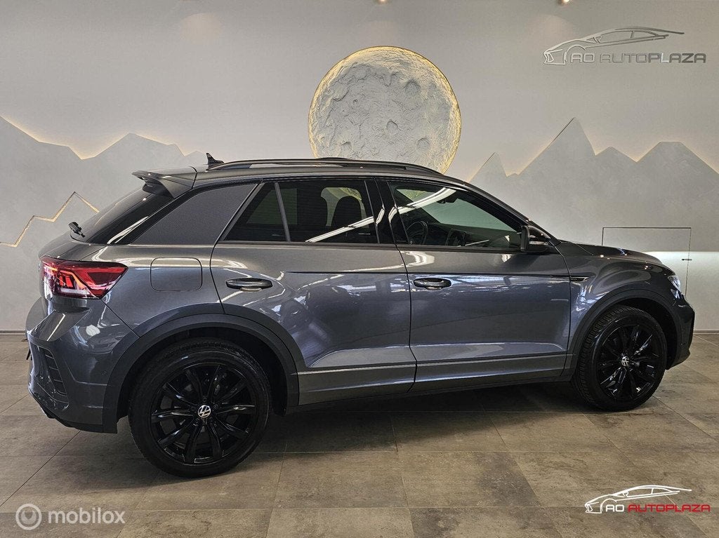 Volkswagen T-Roc 1.5 TSI 3x R-line Panorama/Beats/Leder/Blac, 1258 kg, 1498 cc, Zwart, 4 cilinders
