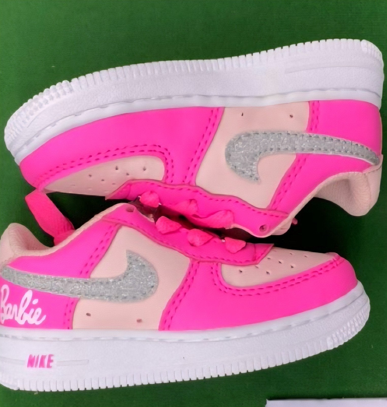 Nieuwe Roze met glitter Nike air force/Barbie, Meisje, Schoenen, Nieuw, Ophalen of Verzenden