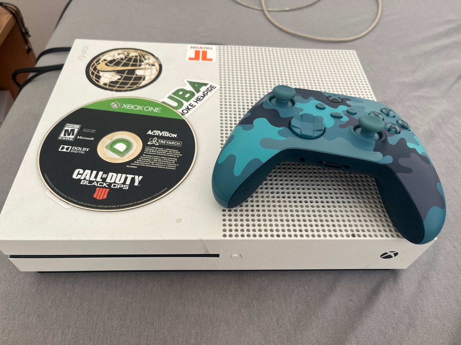 Xbox One S met controller en Call of Duty Black Ops, Xbox One S, Ophalen of Verzenden, Met 1 controller, 500 GB