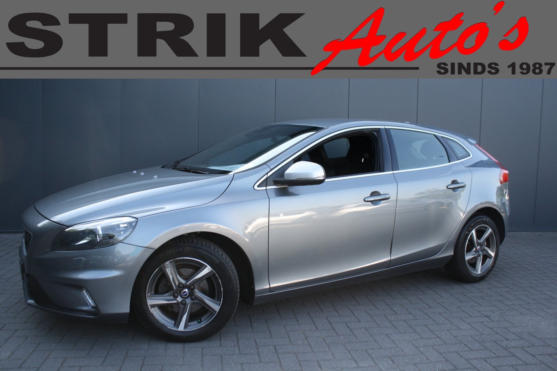 Volvo V40 2.0 D2 R-Design Business -TREKHAAK, Auto's, Voorwielaandrijving, Gebruikt, 4 cilinders, 1969 cc