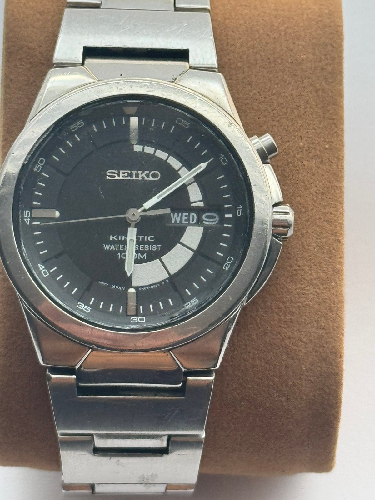 Seiko Kinetic 5M43-0B30 – Day Date – 100M – Werkt perfect, Sieraden, Tassen en Uiterlijk, Horloges | Antiek, Seiko, Staal, Polshorloge