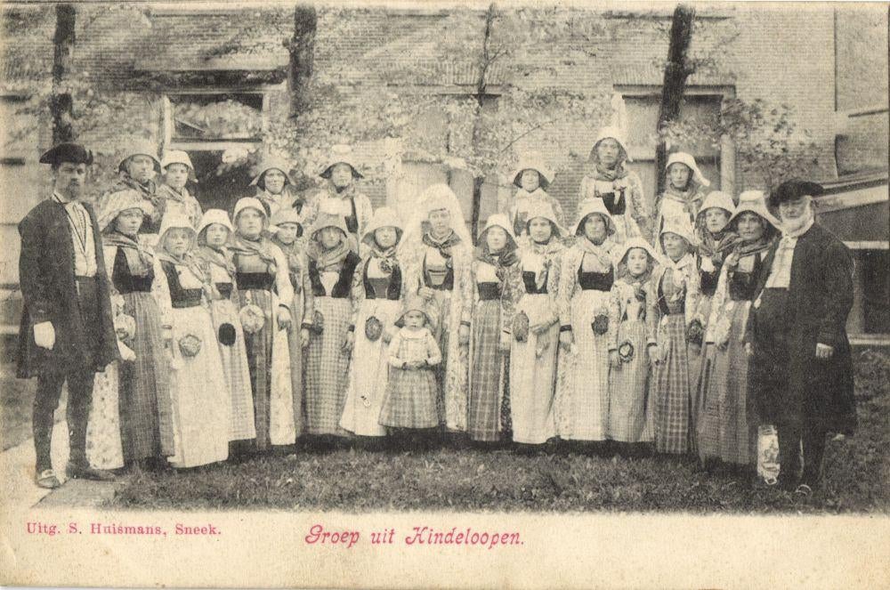 HINDELOOPEN, Groep in Klederdracht (1907) Ansichtkaart, Ophalen of Verzenden, Voor 1920, Gelopen, Friesland