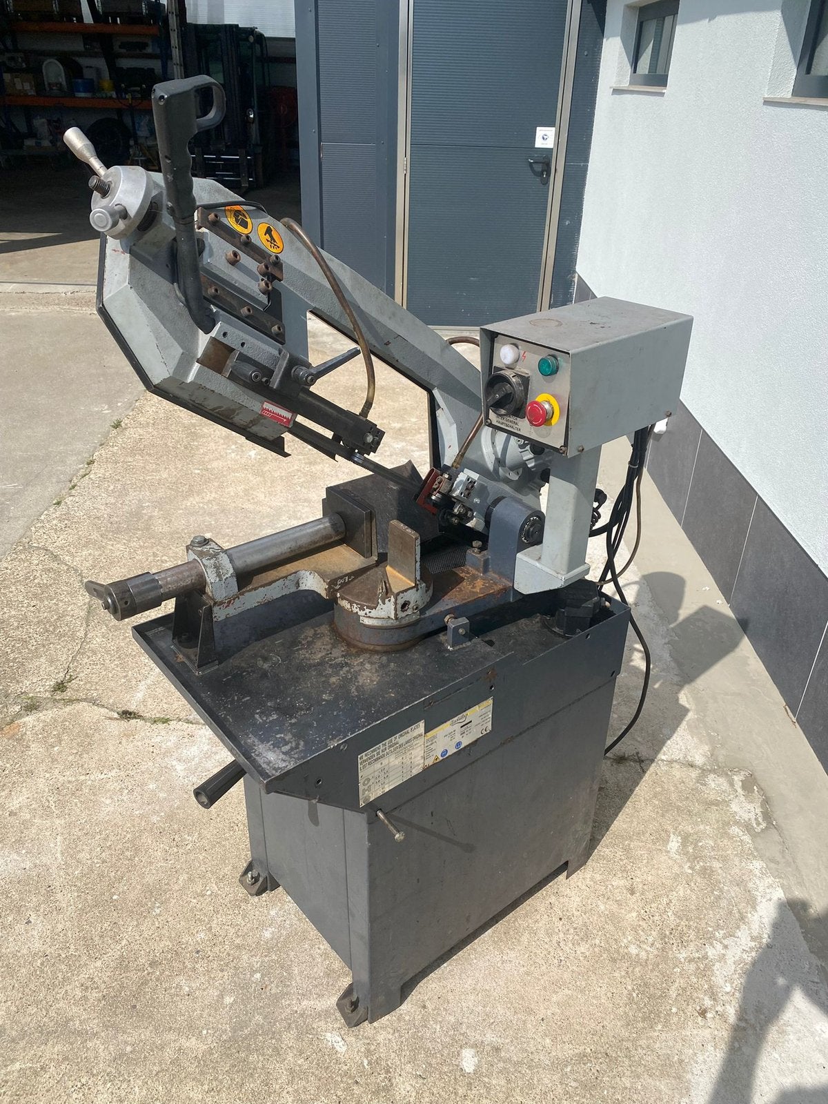 Lintzaagmachine met koeling - 400V, Ophalen, Gebruikt, Lintzaag