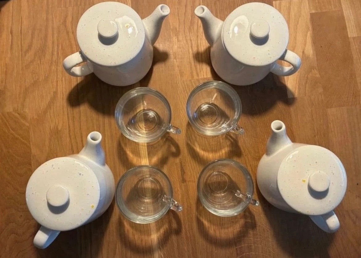 High tea set van 4 theepotten en 4 glazen kopjes, Ophalen, Zo goed als nieuw, Keramiek, Theepot