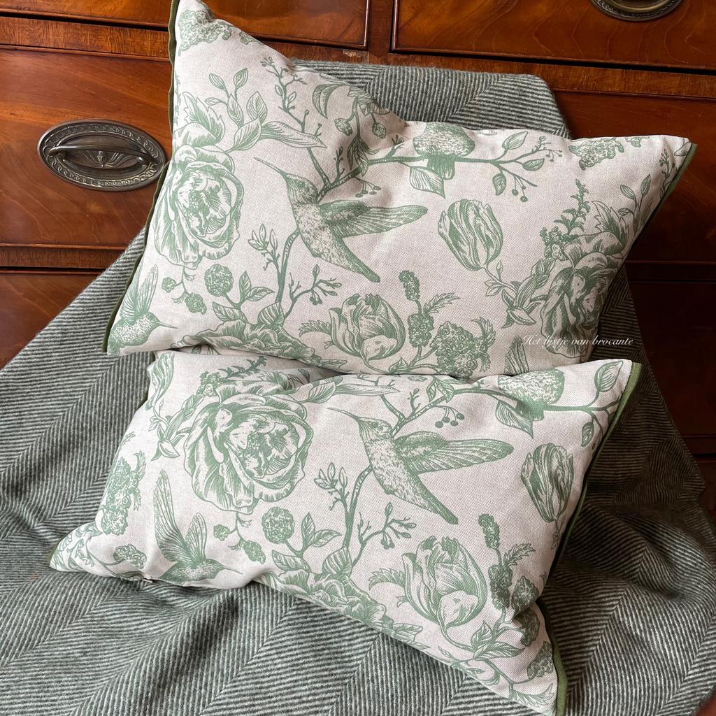 Handgemaakte kussen set Hummingbird & Flowers, Westdijk 41 3241 GT Middelharnis, Info@lijstjevanbrocante.nl, Ophalen of Verzenden