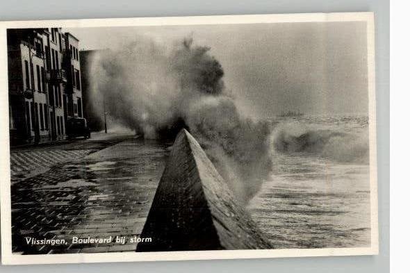 Vlissingen Boulevard bij storm st 1955  D.S.M.75, Verzamelen, Ophalen of Verzenden, 1940 tot 1960, Gelopen, Zeeland