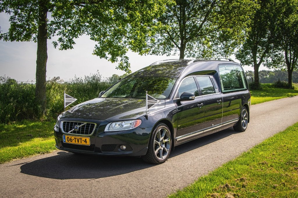 Volvo V70 rouwauto met chauffeur