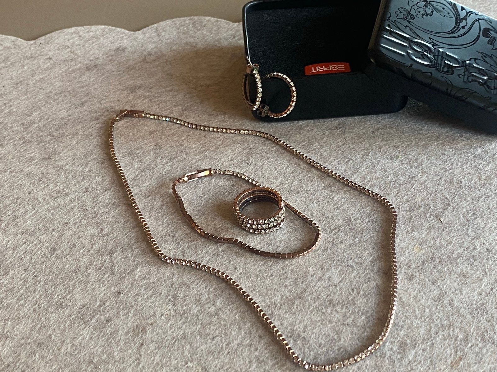 Sieradenset rosé kleur met strass, Ophalen of Verzenden, Zo goed als nieuw