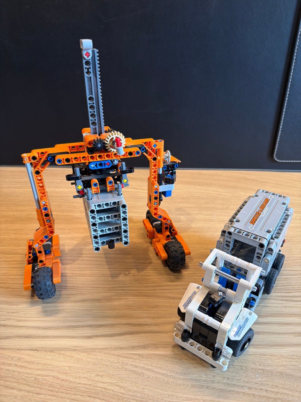 LEGO Technic 42062 Container Transport met kraan, Ophalen, Zo goed als nieuw