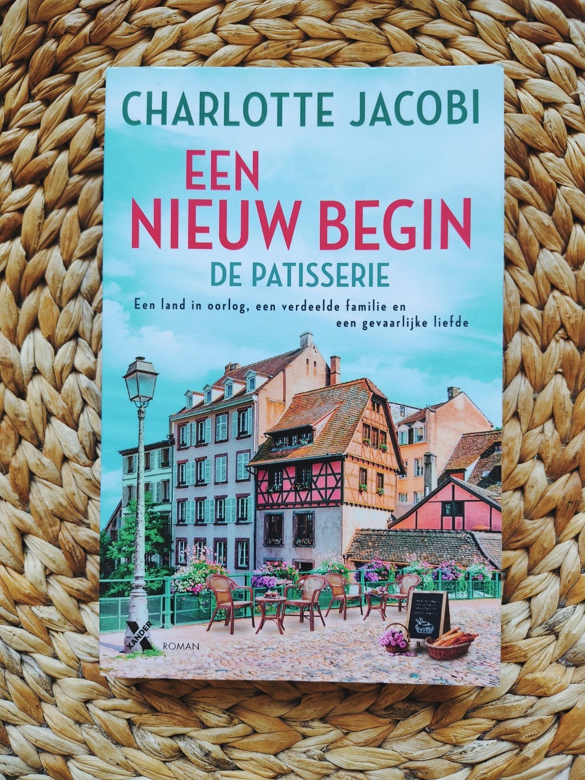 Charlotte Jacobi - Een nieuw begin, Ophalen of Verzenden, Zo goed als nieuw