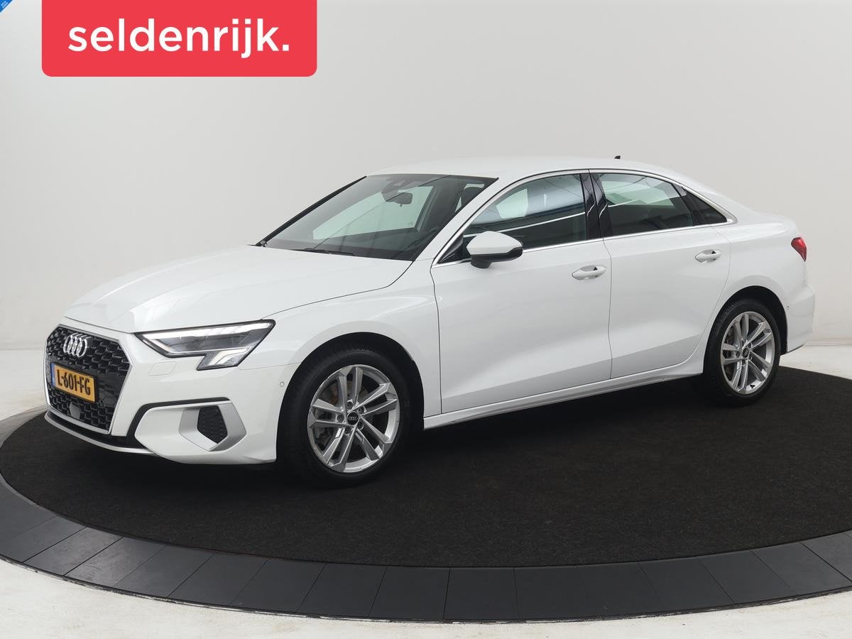 Audi A3 Limousine 35 TFSI S edition | Camera | Park assist |, Auto's, 4 cilinders, 150 pk, Leder en Stof, Wit