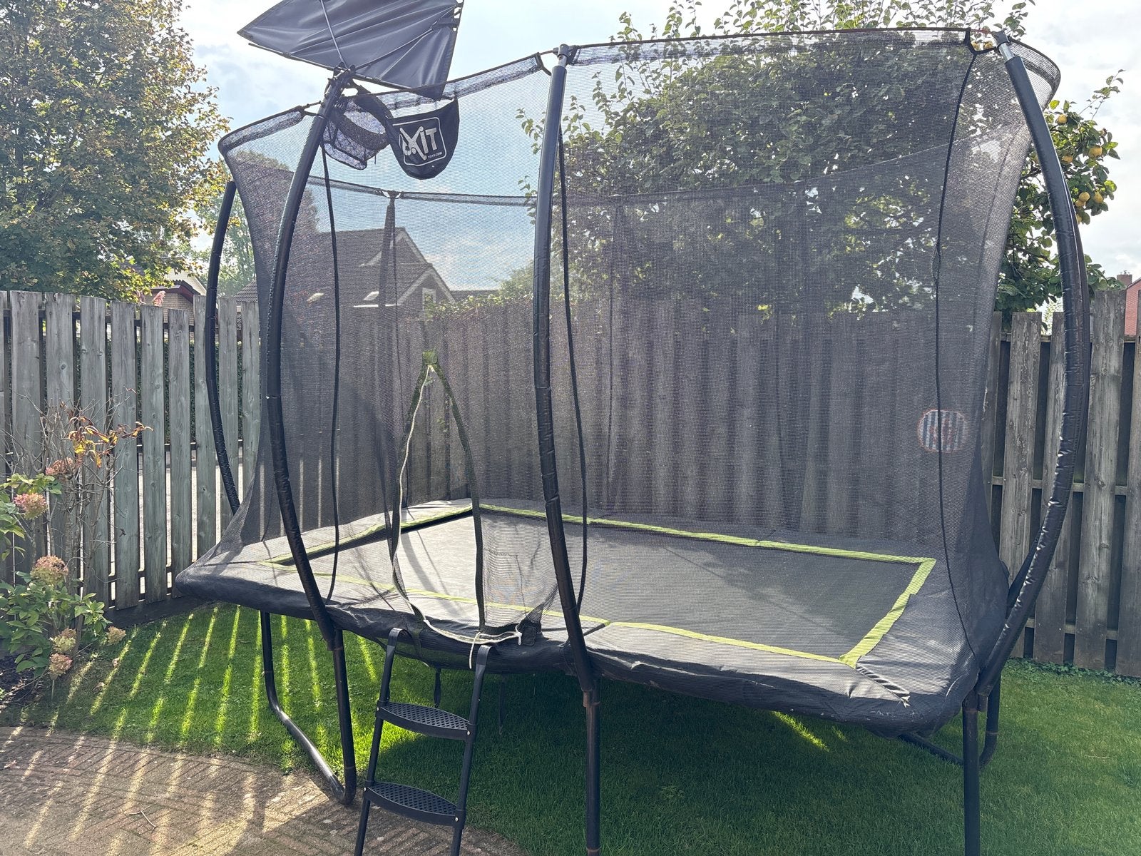 EXIT Trampoline met Veiligheidsnet en Basketbalring, Ophalen, Gebruikt
