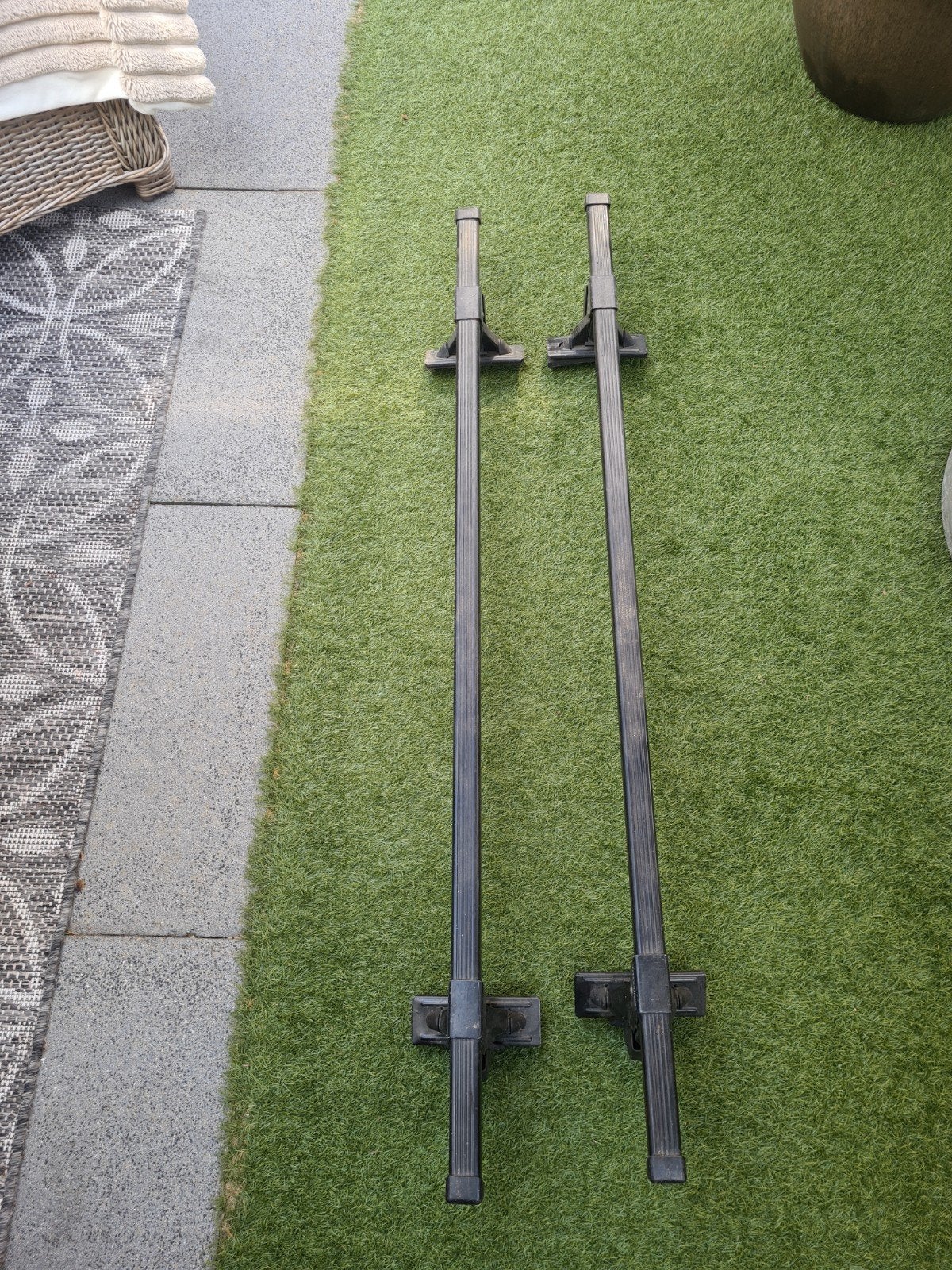 Thule Dakdragers (Set van 2) Zwart SquareBar Met Voeten, Ophalen