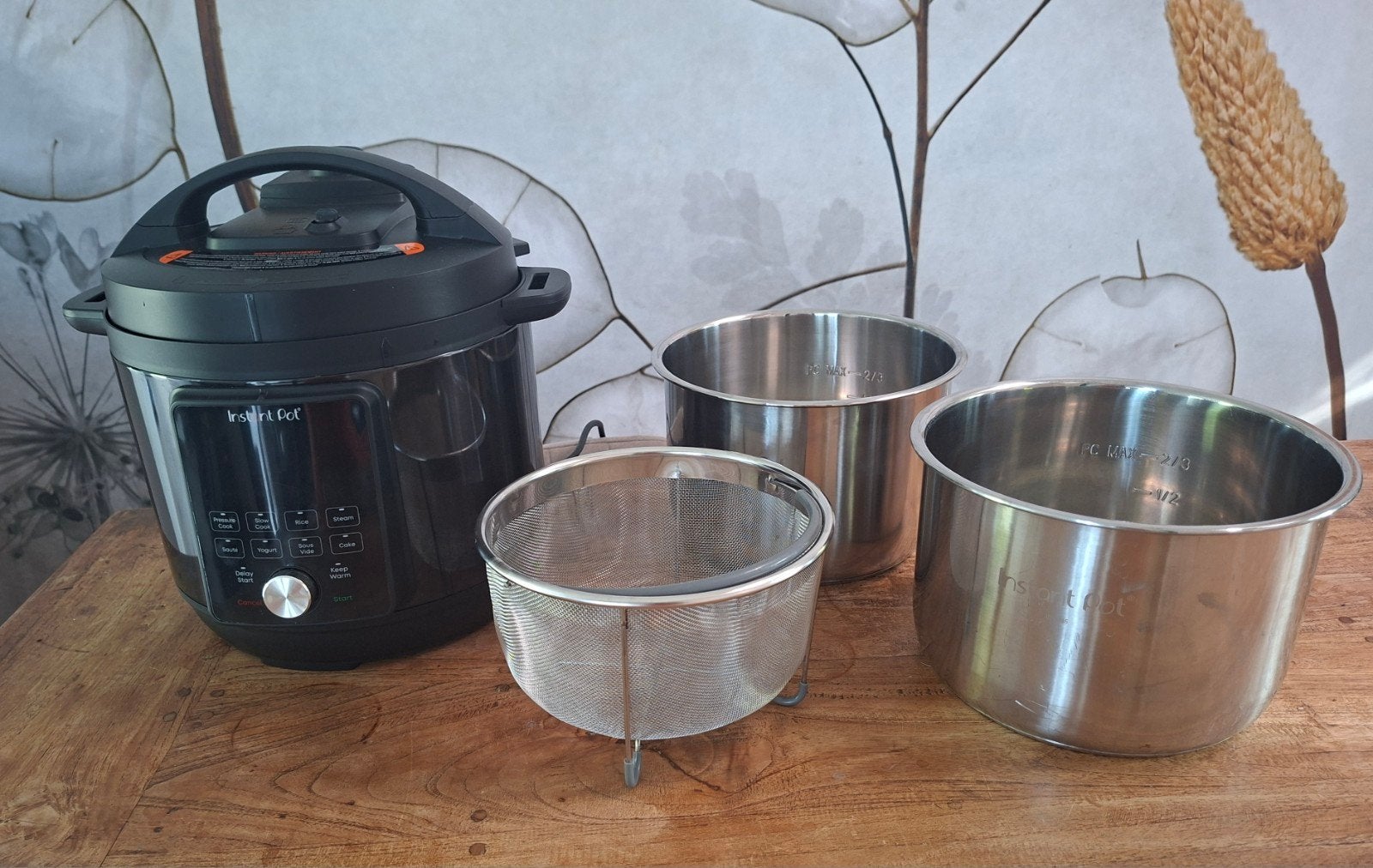 Instant Pot Duo Plus Whisper Quiet 5,7L Multicooker, Witgoed en Apparatuur, Keukenmixers, Zo goed als nieuw, 4 liter of meer, 3 snelheden of meer
