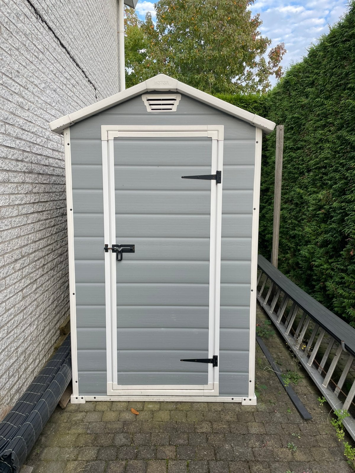 Kunststof tuinhuis Keter Manor 46, Kunststof, Gebruikt, Tuinhuis, Minder dan 200 cm