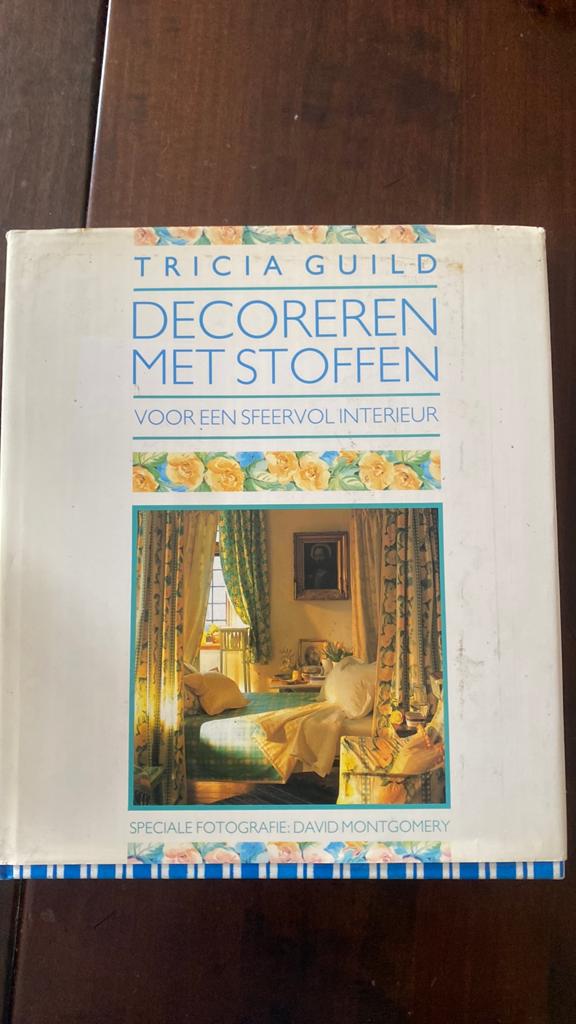 Guild - Decoreren met stoffen sfeervol interieur, Ophalen of Verzenden, Zo goed als nieuw, Overige onderwerpen, Guild
