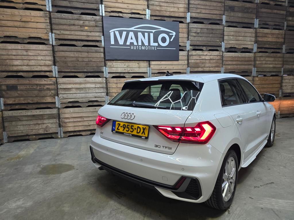Audi A1 Sportback 30 TFSI S-Line Carplay Stoelverwarming MMI, Stof, Bedrijf, Lichtsensor, 3 cilinders
