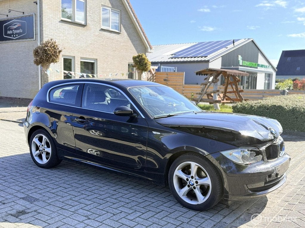 BMW 1-serie 118d Corporate Business Line, Euro 5, 4 cilinders, 4 stoelen, Zwart