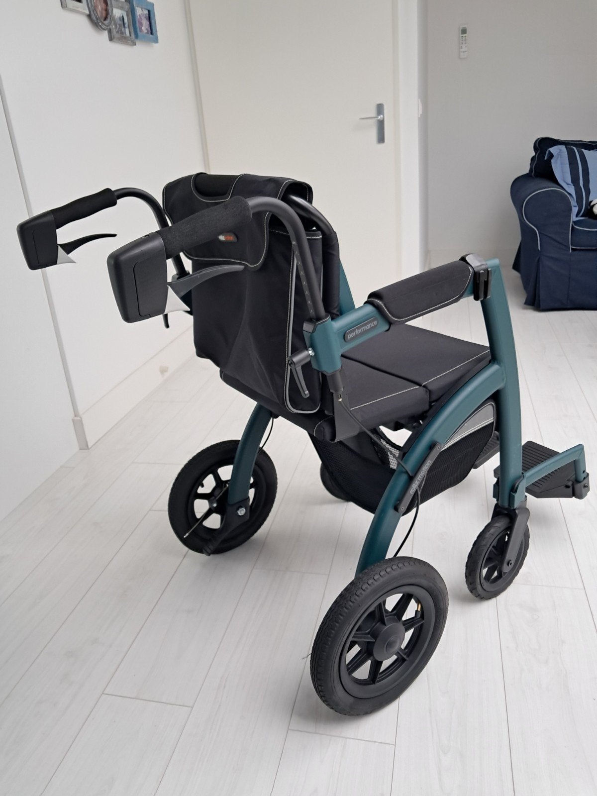 TE KOOP Rollz Motion Performance Rollator, kleur groen/zwart, Diversen, Ophalen, Lichtgewicht, Zo goed als nieuw
