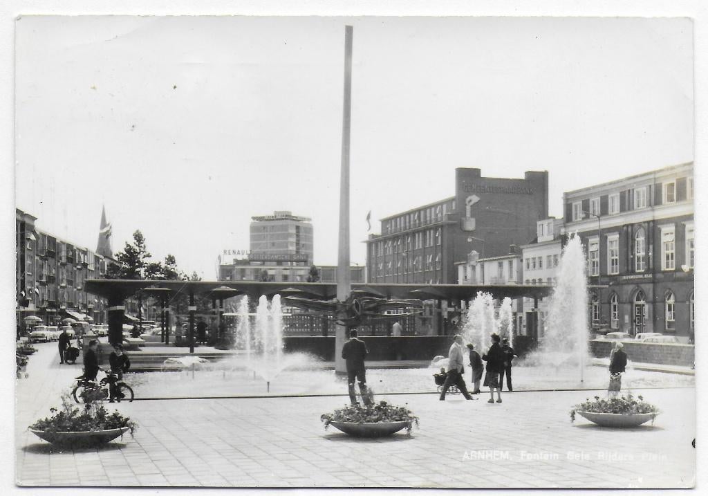 Arnhem Fontein Gelopen Ansichtkaart ( B4266 ), Ophalen of Verzenden, 1960 tot 1980, Gelopen, Gelderland