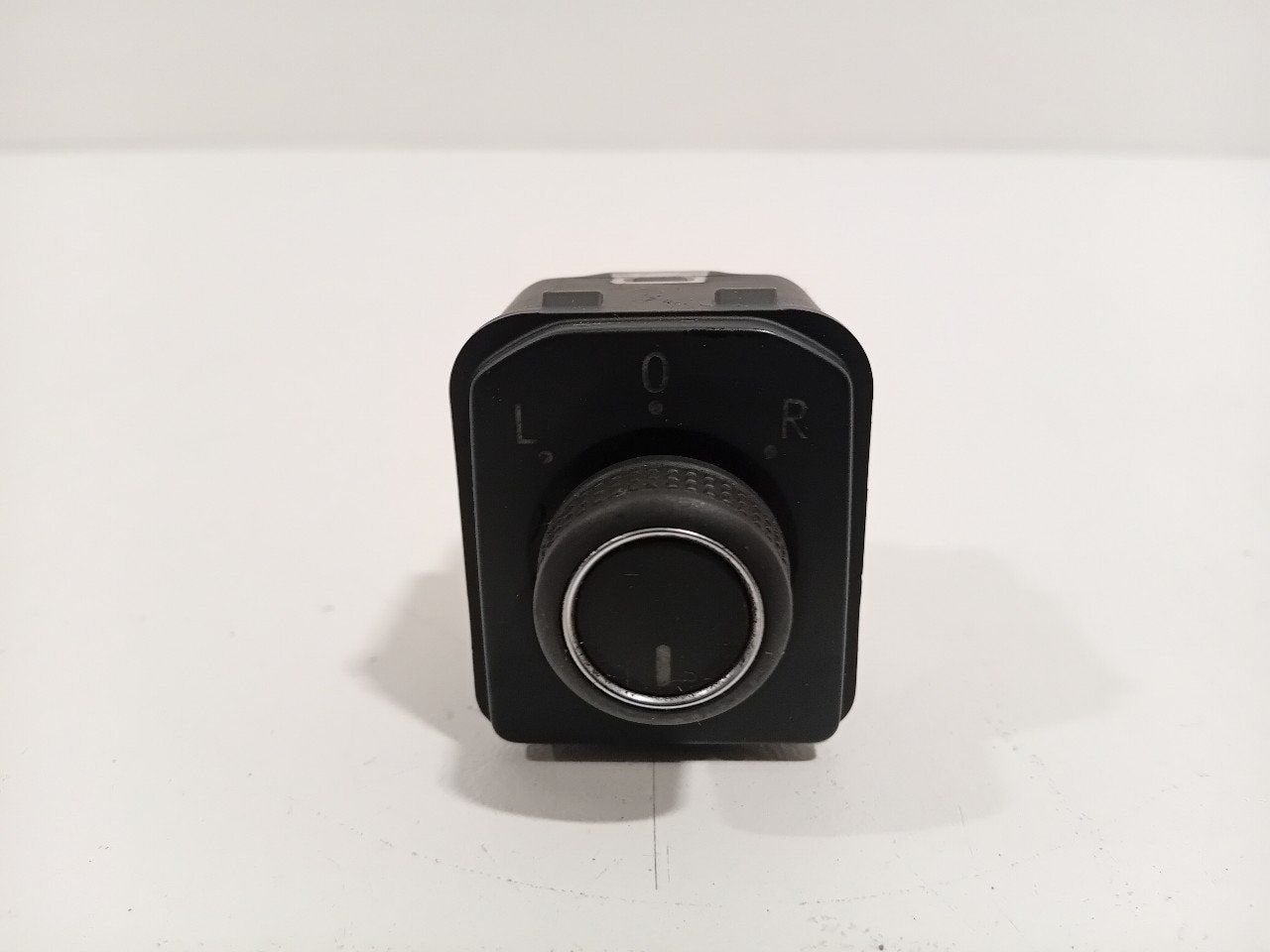 Schakelaar elektrisch spiegels Audi A1, Onderdelen@venauto.nl, Van der Ven Autorecycling B.V., Gebruikt, Ettenseweg 76, 4706 PB Roosendaal, The Netherlands