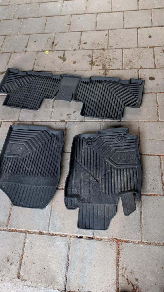 Rubberen vloermatten Toyota RAV4 (ACA30) 3e generatie, Ophalen of Verzenden, Gebruikt