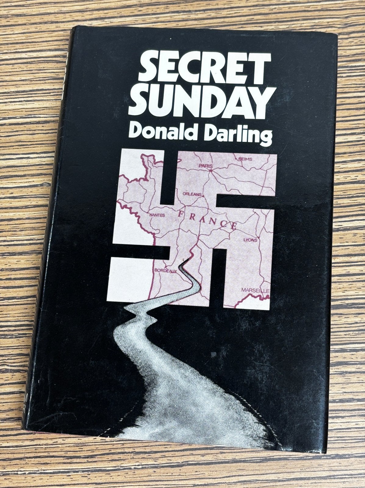 Secret Sunday, Ophalen of Verzenden, Tweede Wereldoorlog, Zo goed als nieuw