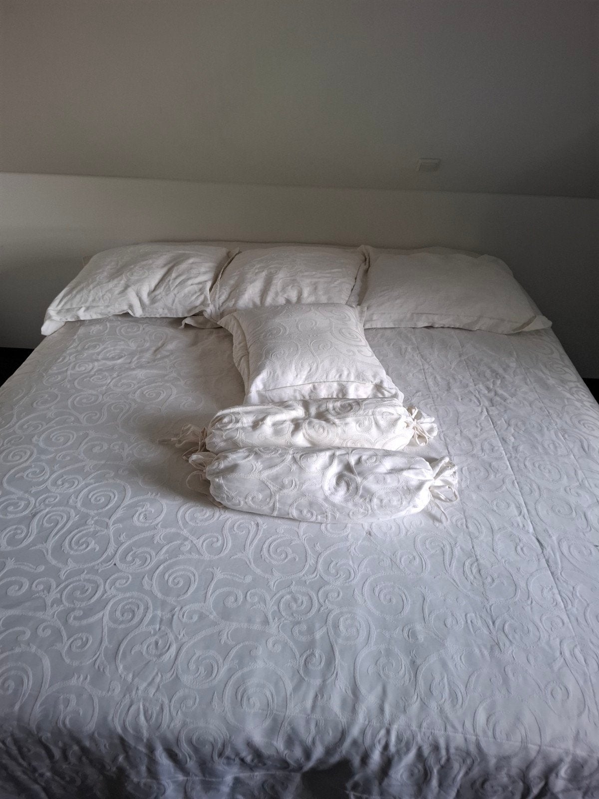 sprei met 6 kussens,  creme, 250x265, Ophalen, Tweepersoons