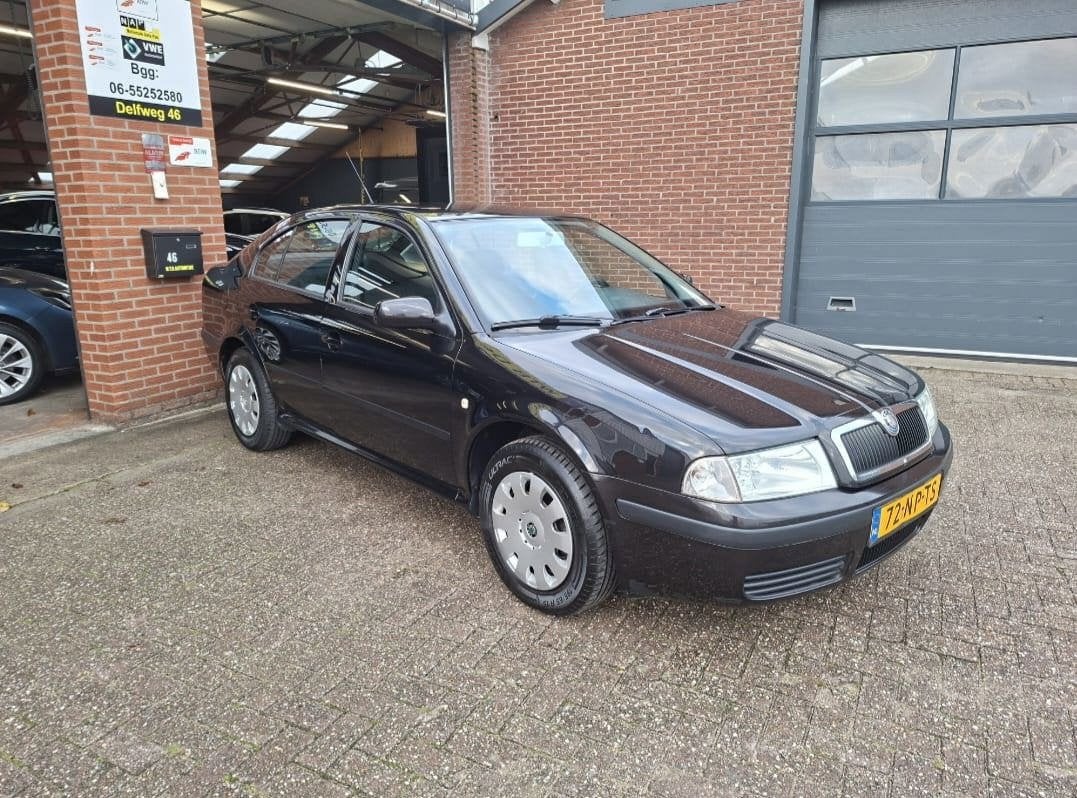 Skoda Octavia 1.6 Drive, NIEUWE APK Trekhaak, Airco,, Voorwielaandrijving, Dealer onderhouden, Stof, Gebruikt