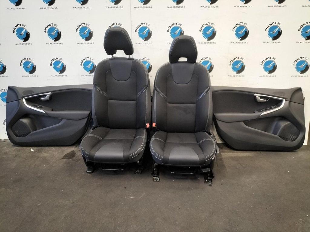 VOLVO V40 MK2 1.5 T2 MOMENTUM  INTERIEUR COMPLEET 2017, Ophalen of Verzenden, Gebruikt, ARN erkend