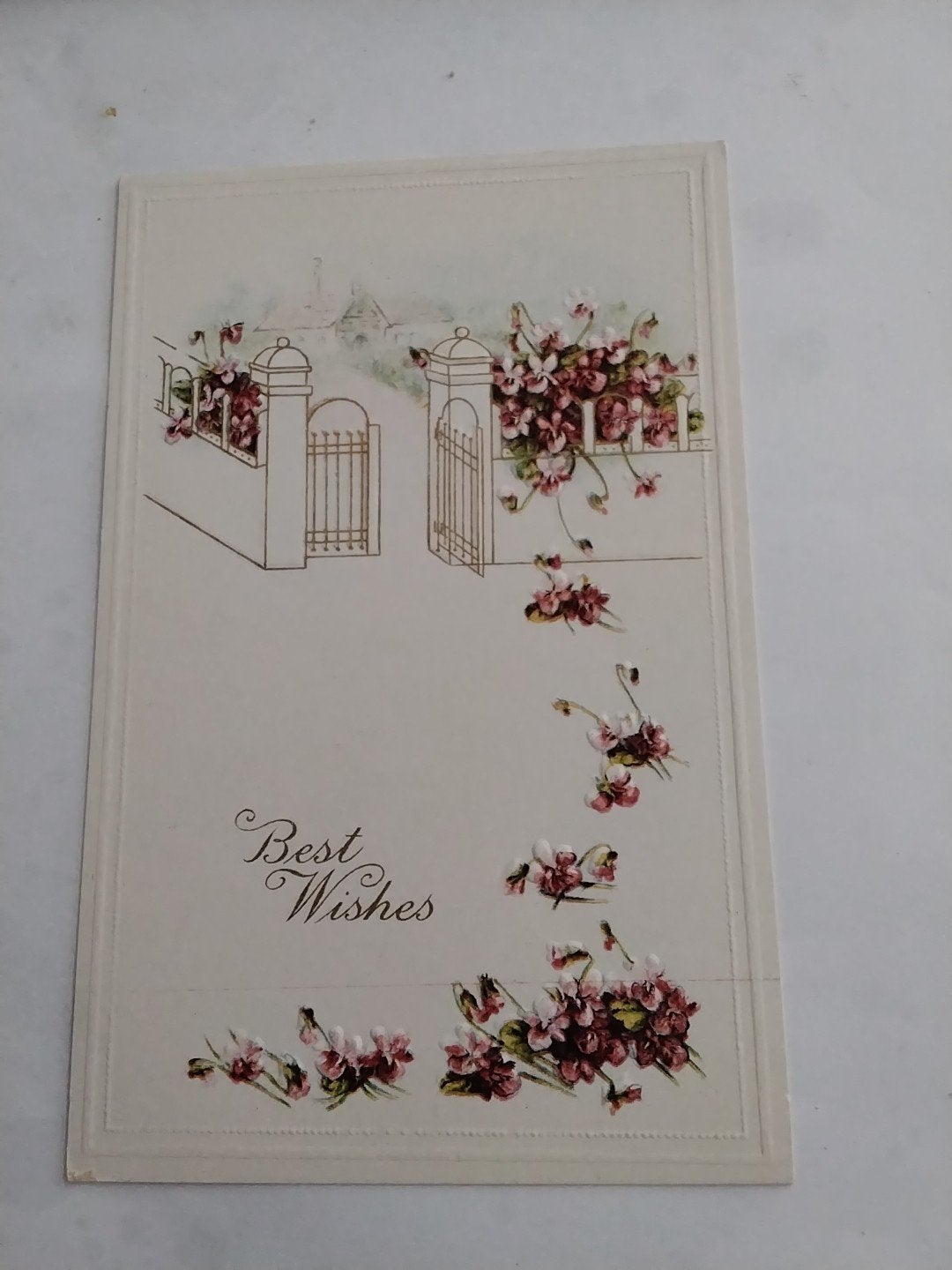 Vintage Ansichtkaart 'Best Wishes' met bloemen (reliëf), Ophalen of Verzenden