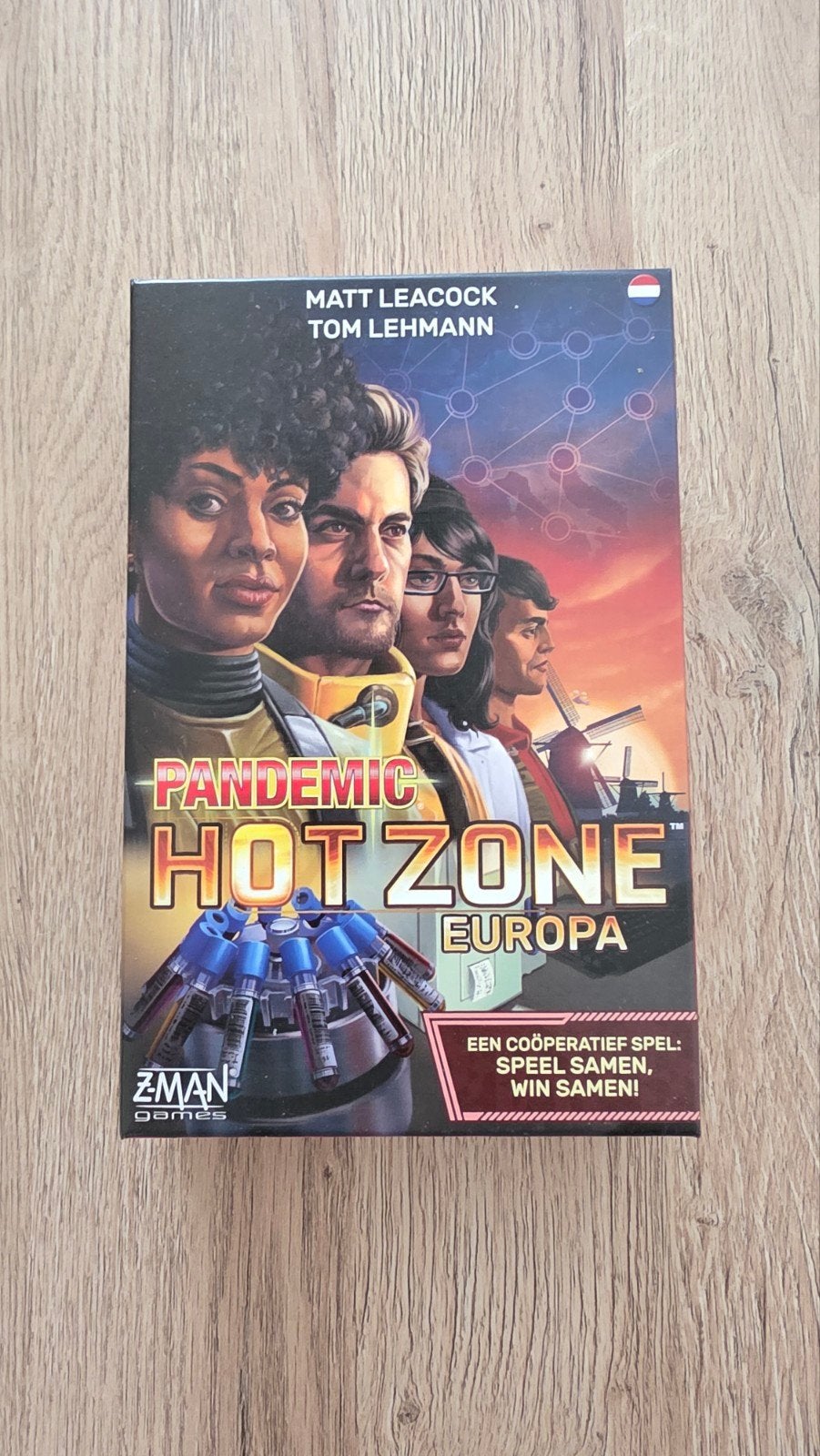 Pandemic Hot Zone: Europa - Zo goed als nieuw, Hobby en Vrije tijd, Ophalen of Verzenden, Zo goed als nieuw, Z-Man Games