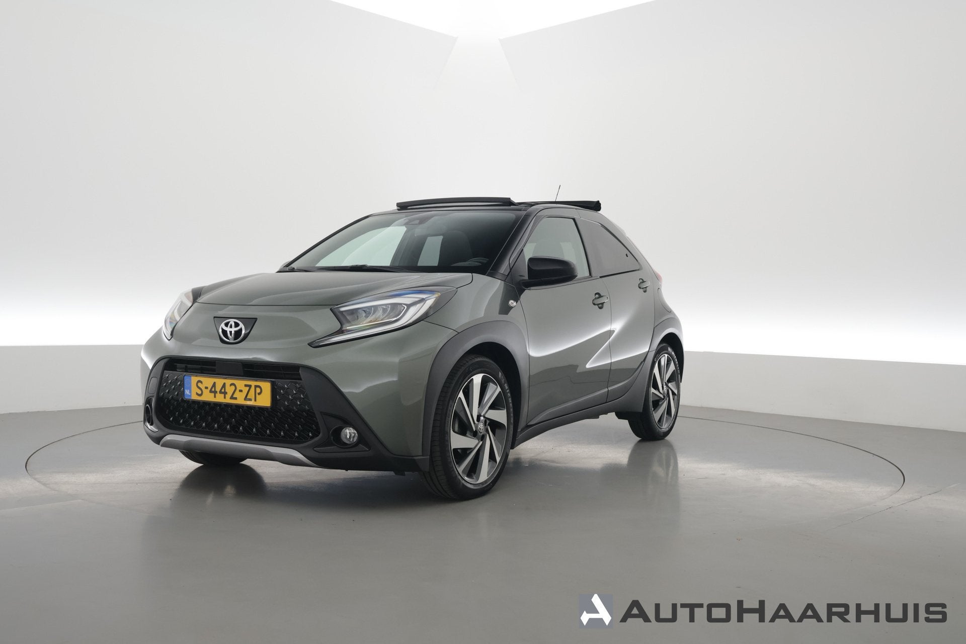Toyota Aygo X 1.0 VVT-i MT Envy | Rijklaar! | Orig NL | Soft, 12 maanden, Stof, Gebruikt, 4 stoelen