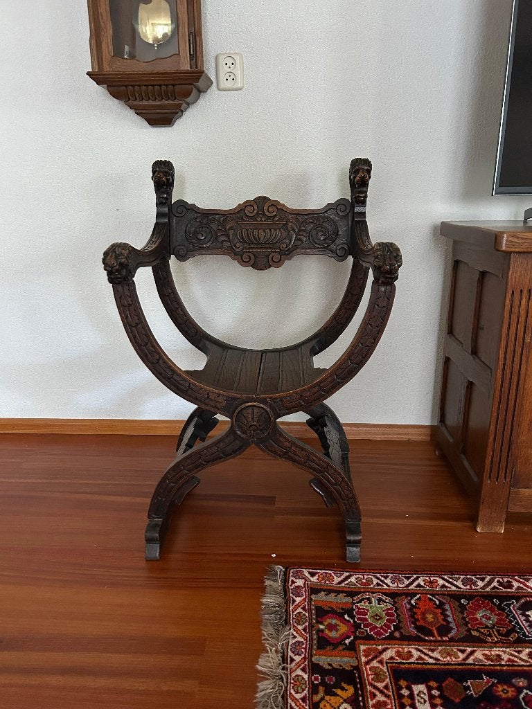 Antieke stoel met leeuwenkoppen - Gereserveerd, Antiek en Kunst, Antiek | Meubels | Stoelen en Banken, Ophalen