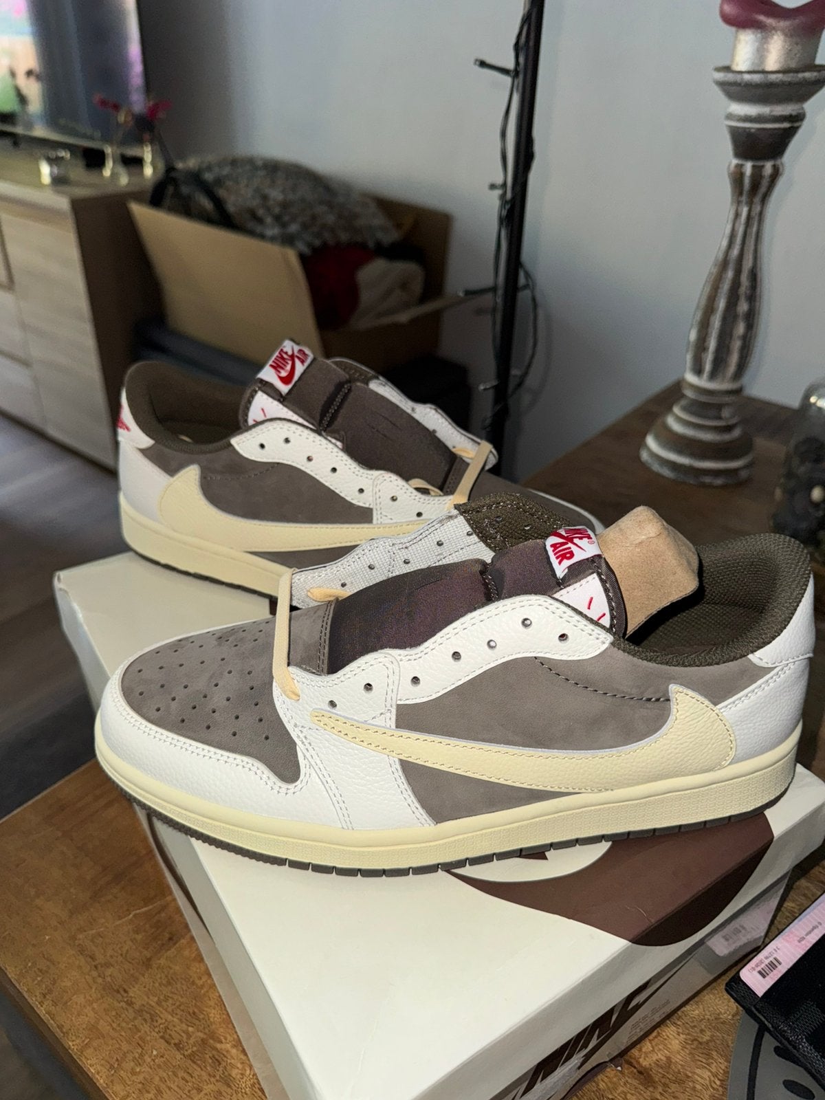 Air jordan 1 Low Travis Scott reverse mocha, Kleding | Heren, Bruin, Nieuw, Ophalen of Verzenden, Sneakers of Gympen