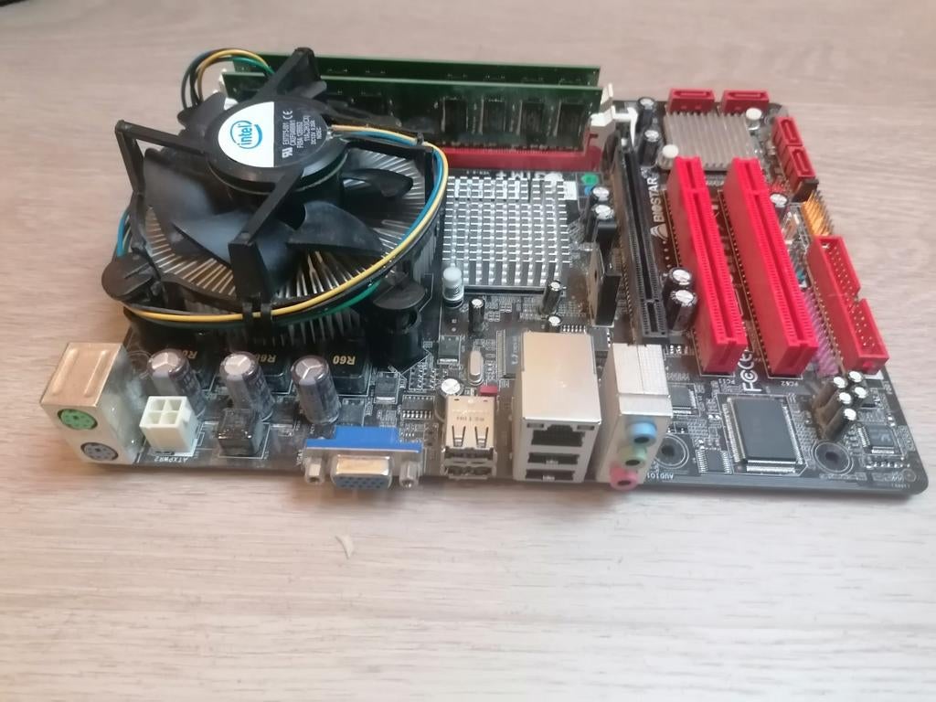 Biostar G31M+ moederbord met 4gb ram en Core 2 Duo, Ophalen of Verzenden, DDR3