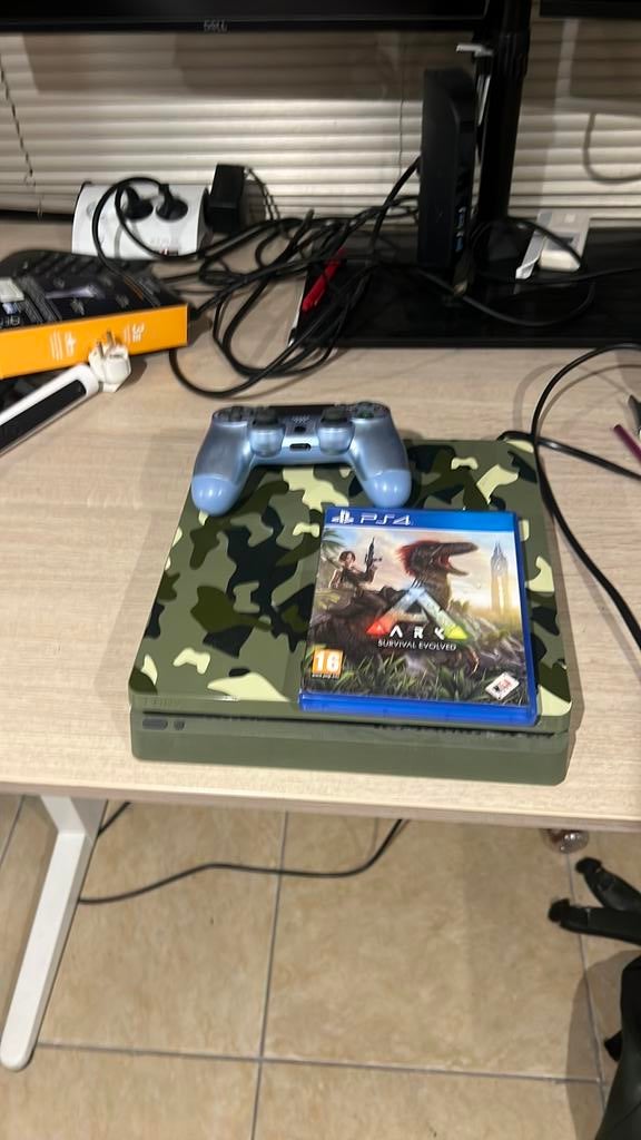 Ps4 met 1 controller en 4 spellen, Auto diversen, Ophalen of Verzenden, Zo goed als nieuw
