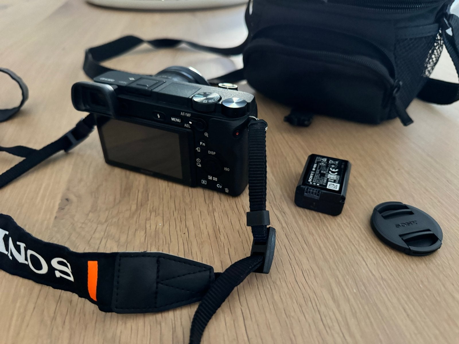 Nieuwstaat Sony A6300 systeemcamera met E PZ 16-50mm lens, Audio, Tv en Foto, Fotocamera's Digitaal, Ophalen, Zo goed als nieuw