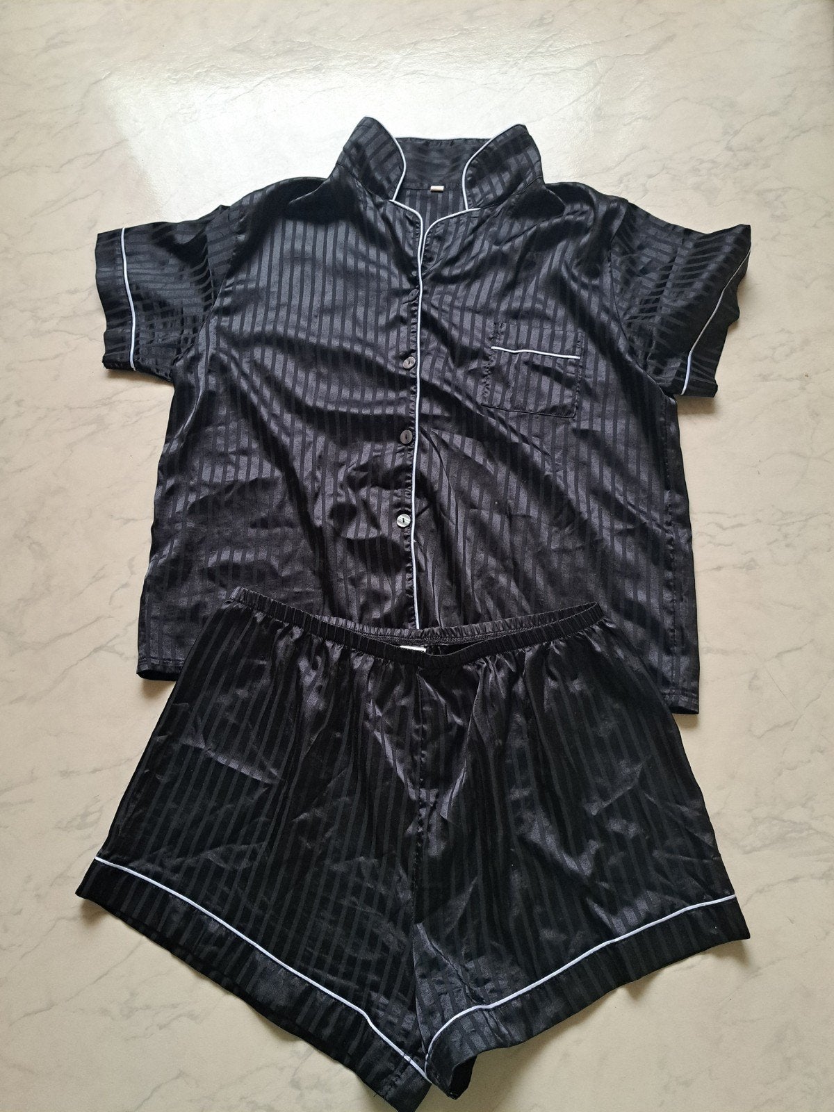 Super mooie satijnen pyjama maat xl, Ophalen of Verzenden, Zo goed als nieuw, Maat 46/48 (XL) of groter